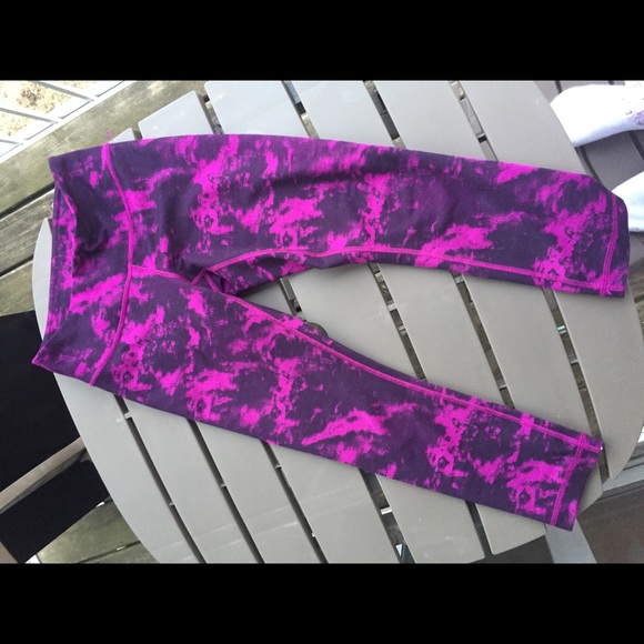 lululemon athletica Pants - Lululemon capris size 4